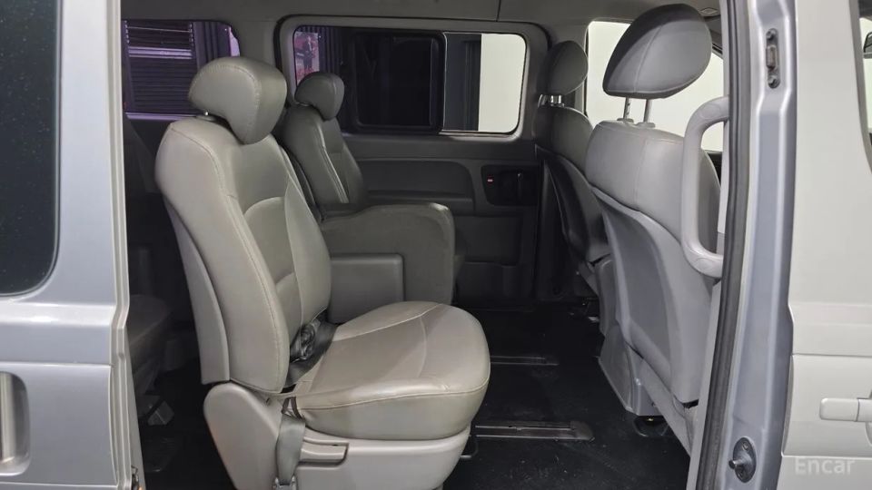 Hyundai Starex