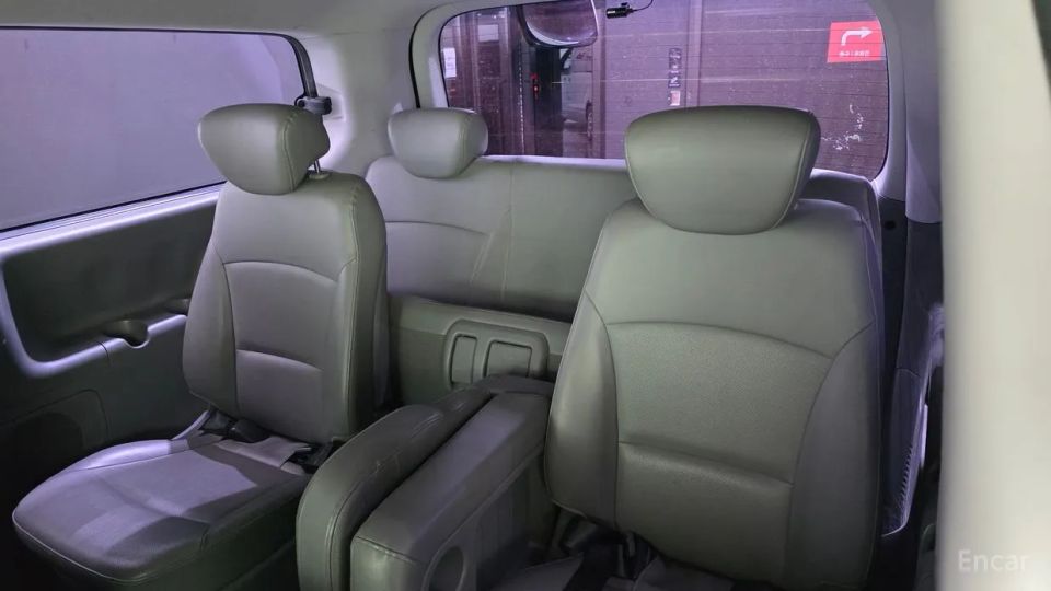 Hyundai Starex