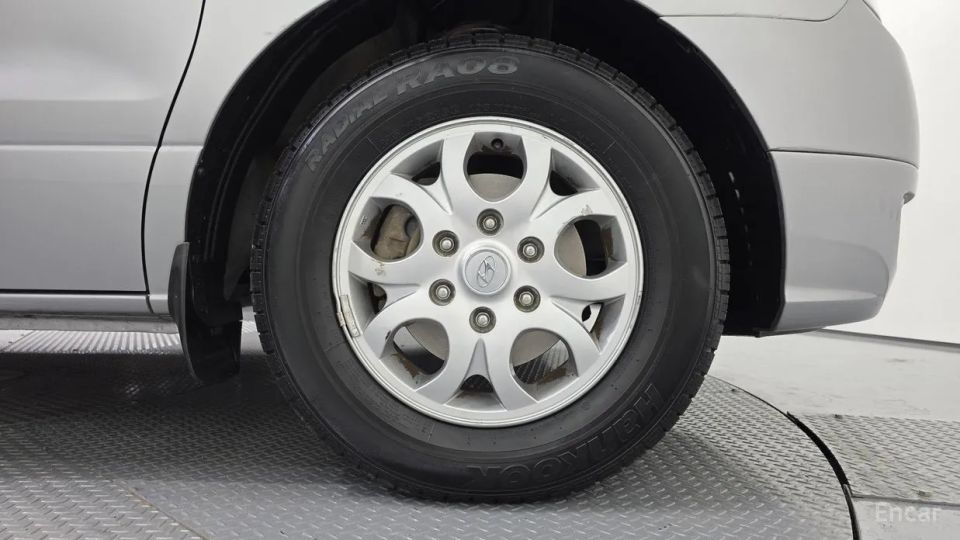 Hyundai Starex