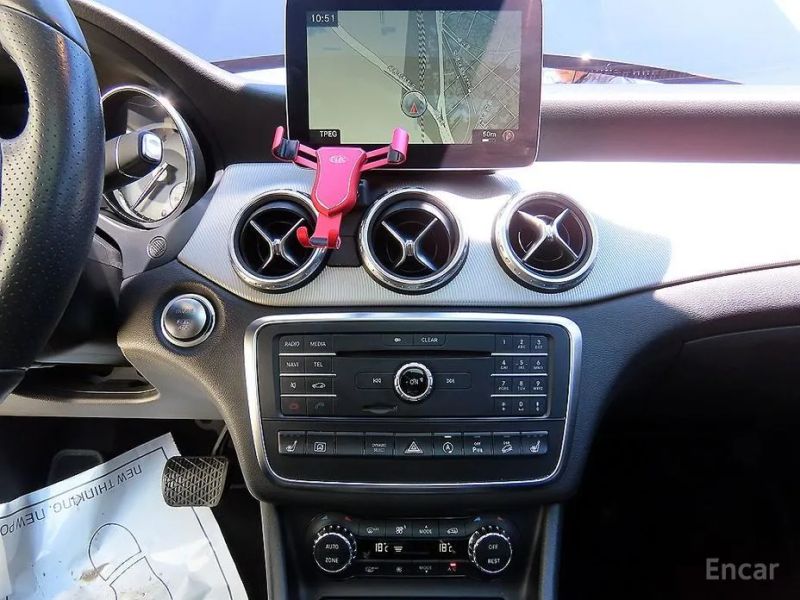 Mercedes-Benz GLA-Class