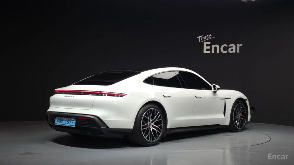 Porsche Taycan