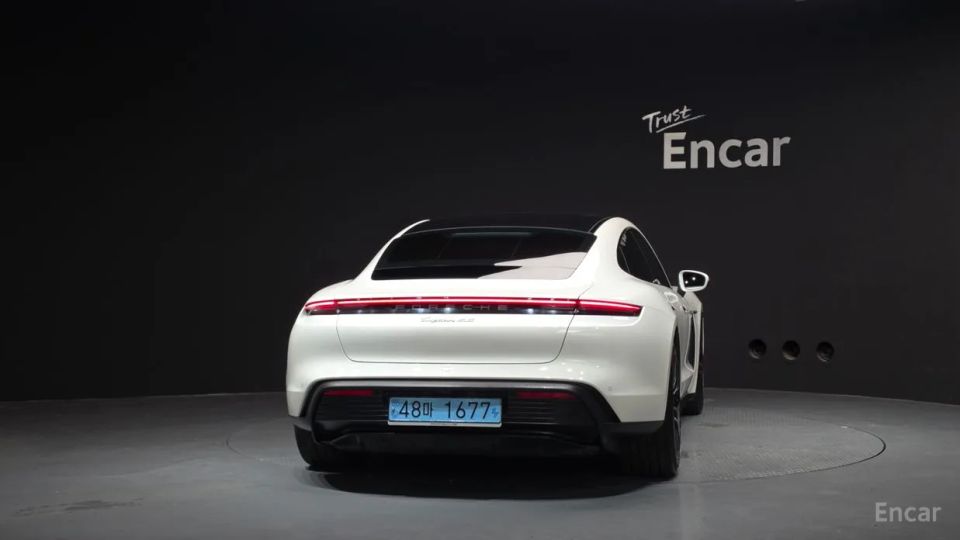 Porsche Taycan