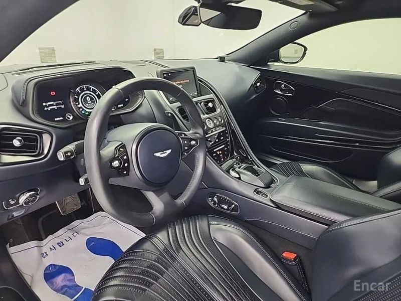 Astonmartin DB11