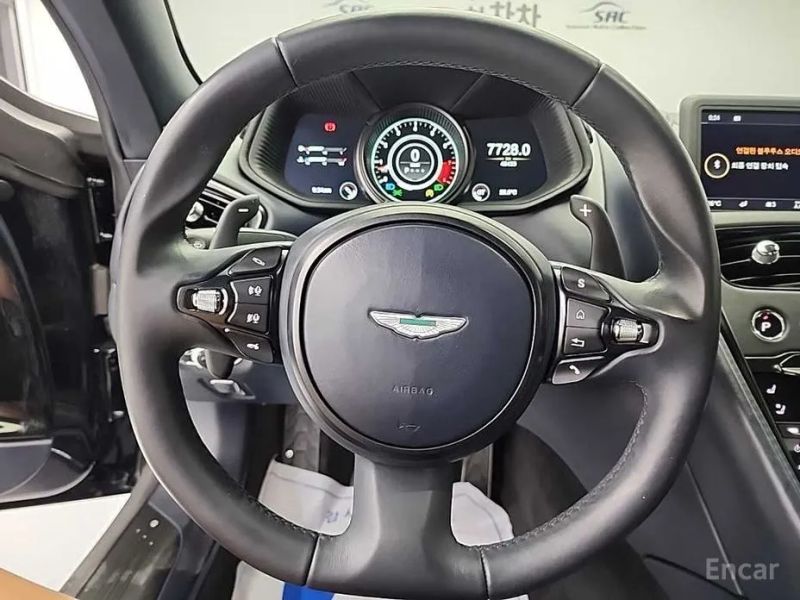Astonmartin DB11