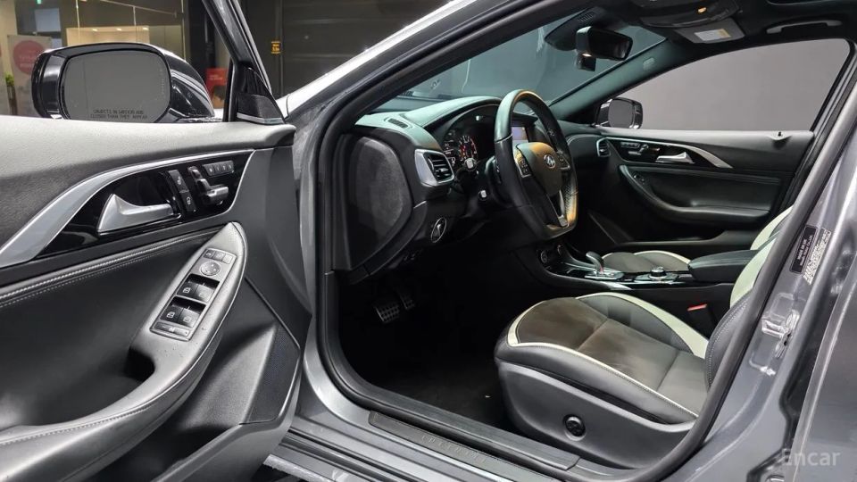 Infiniti Q30