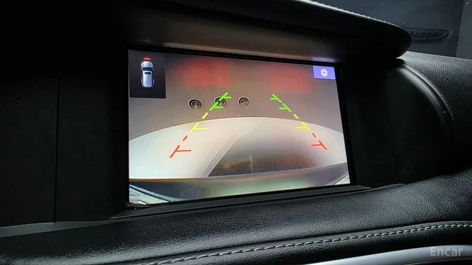 Infiniti Q30