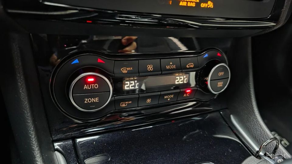 Infiniti Q30