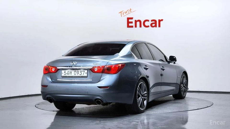 Infiniti Q50