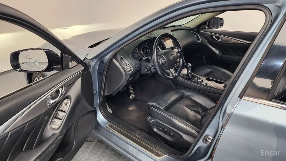 Infiniti Q50