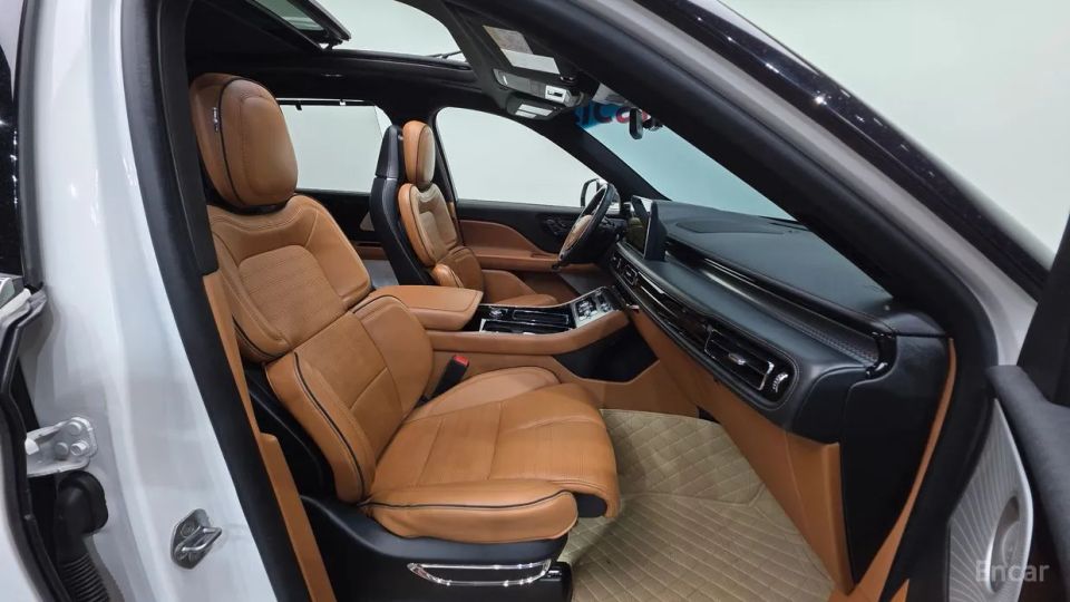 Lincoln Aviator