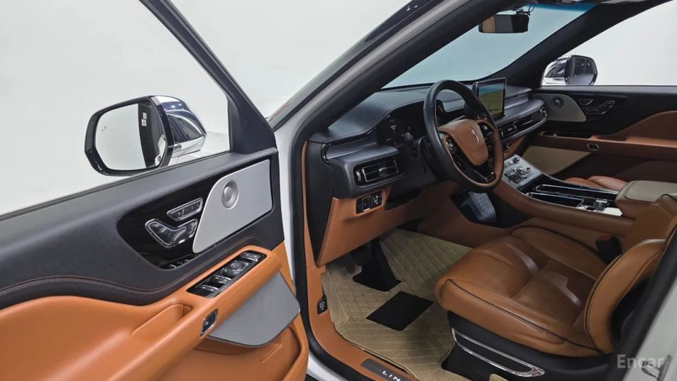 Lincoln Aviator
