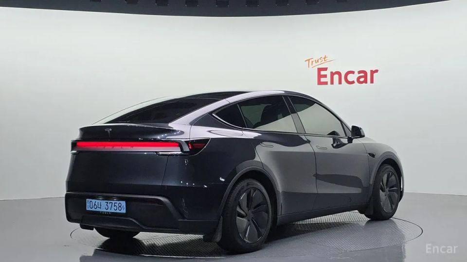 Tesla model-y