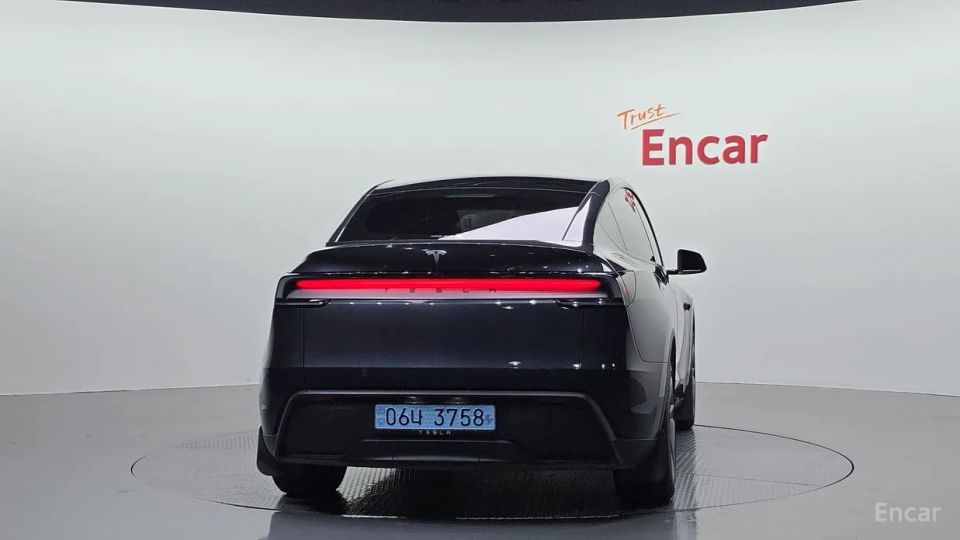 Tesla model-y