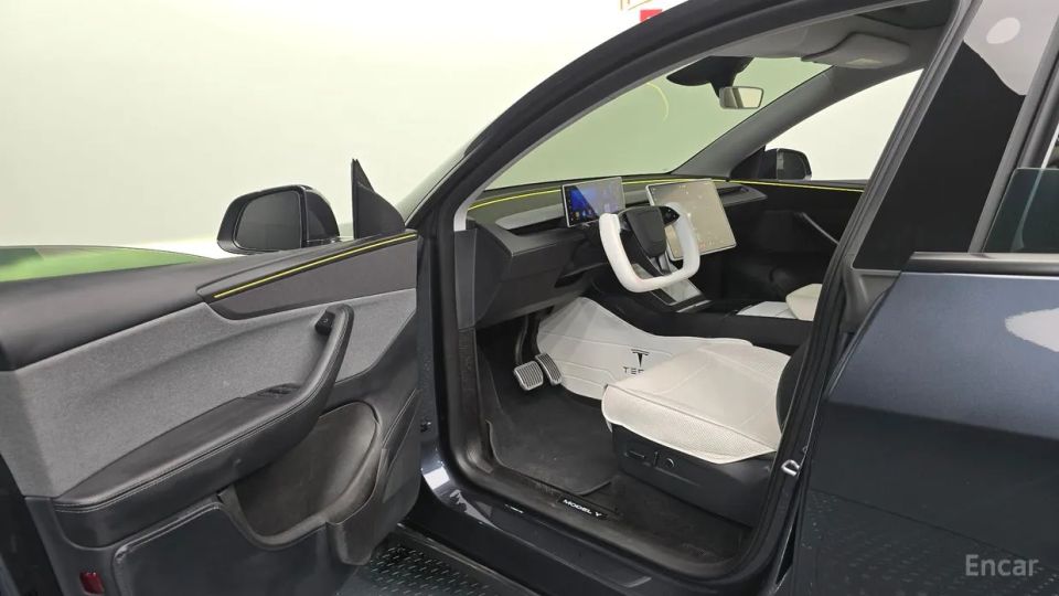 Tesla model-y