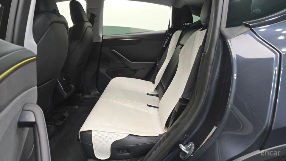 Tesla model-y
