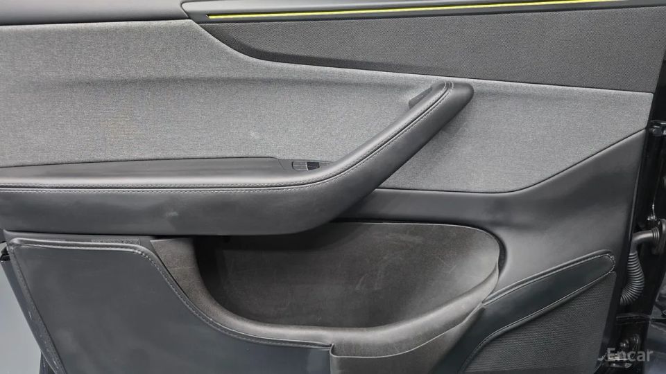 Tesla model-y