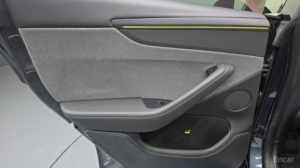 Tesla model-y