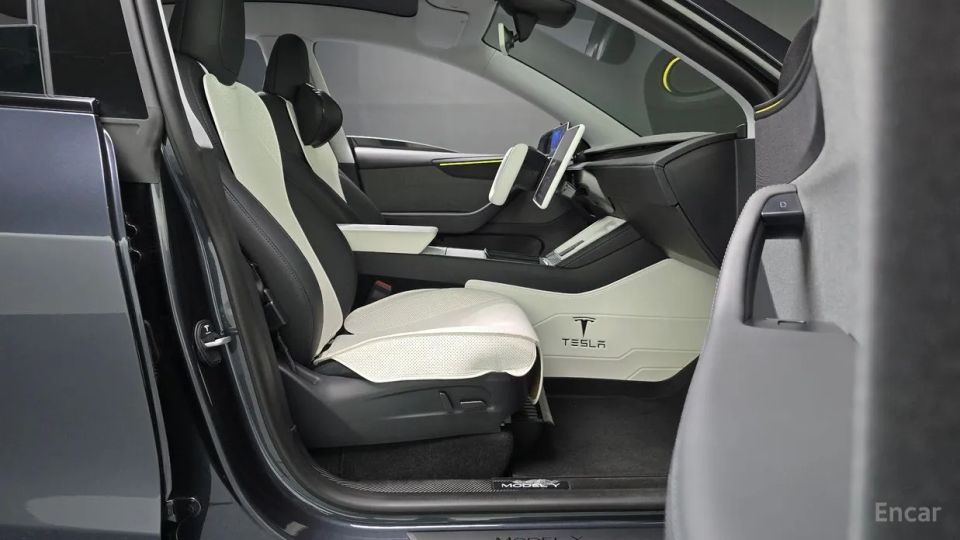Tesla model-y