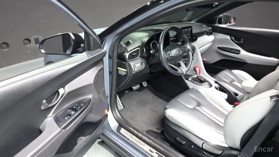 Hyundai Veloster