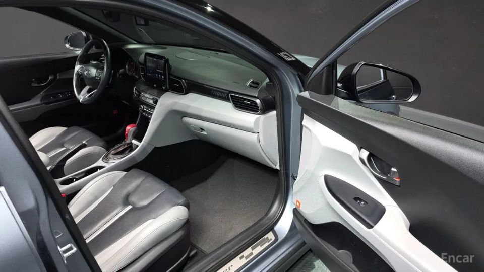 Hyundai Veloster