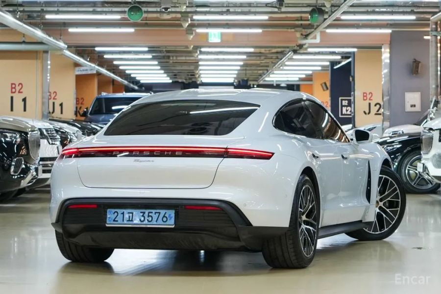 Porsche Taycan