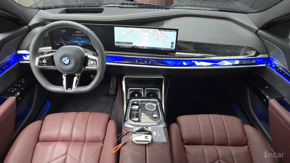 BMW i7