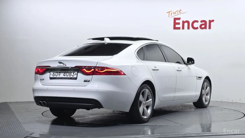 Jaguar xf
