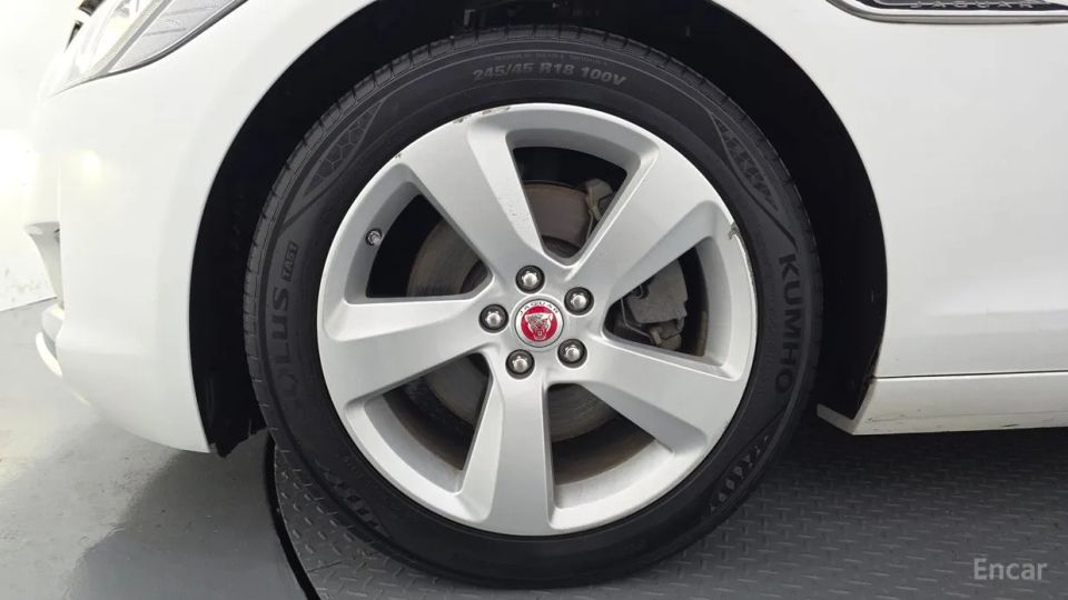 Jaguar xf