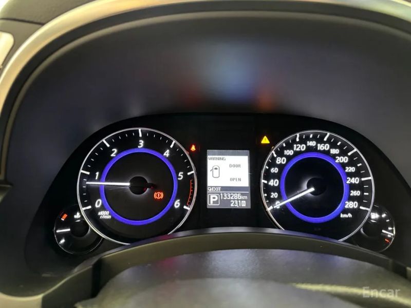 Infiniti QX70