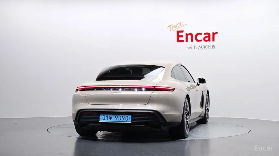 Porsche Taycan