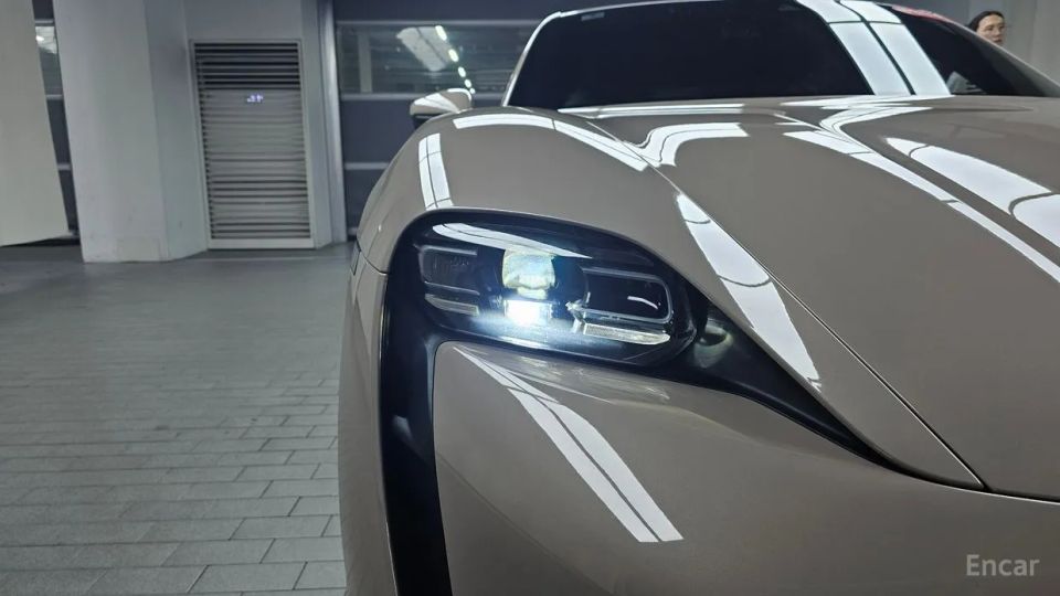 Porsche Taycan