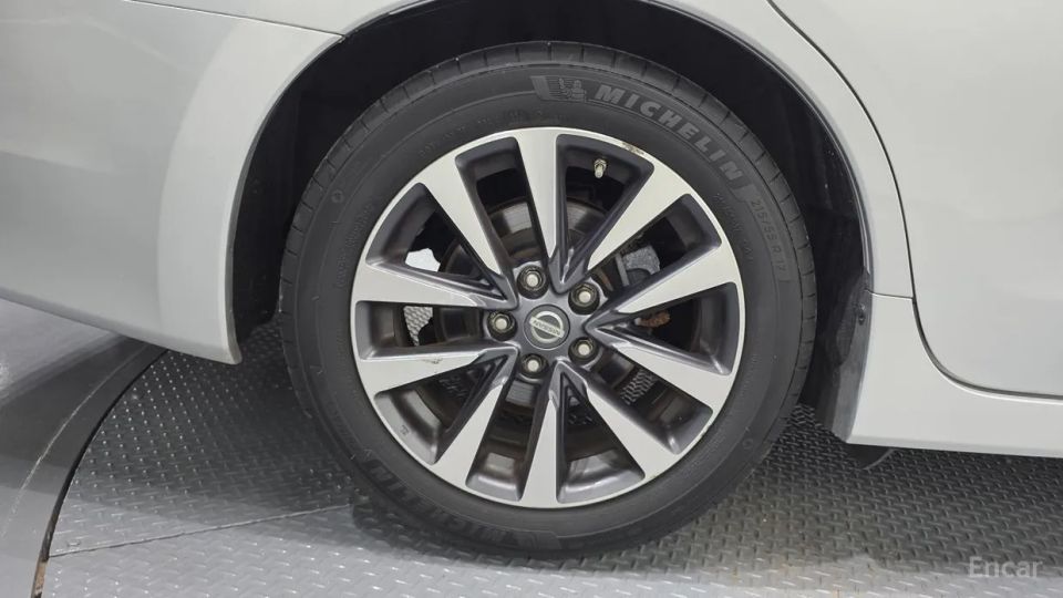 Nissan altima