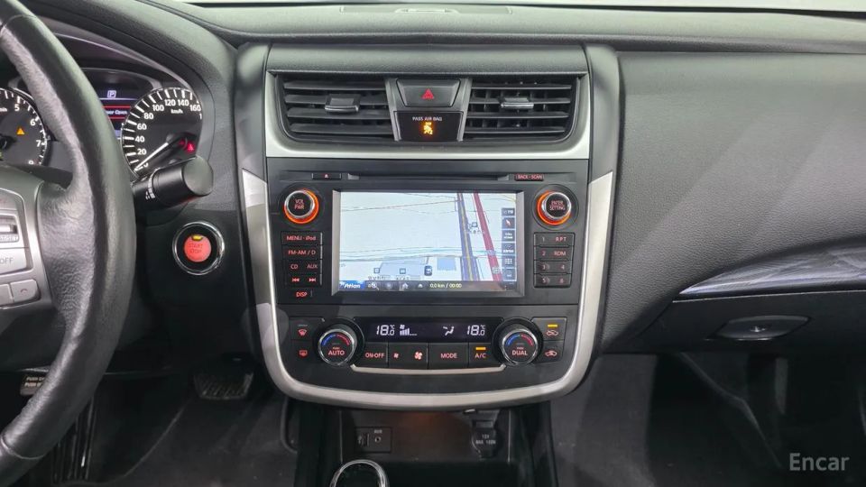 Nissan altima