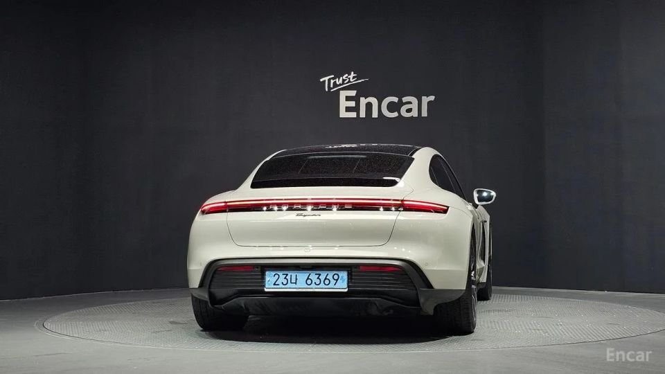 Porsche Taycan