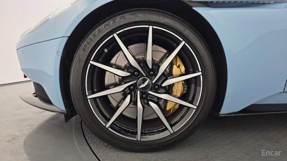 Astonmartin DB11