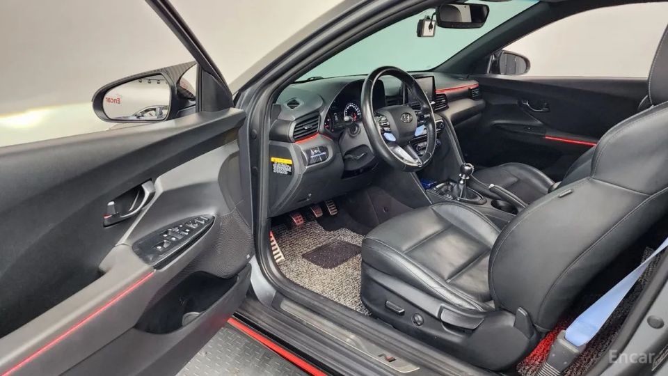 Hyundai Veloster