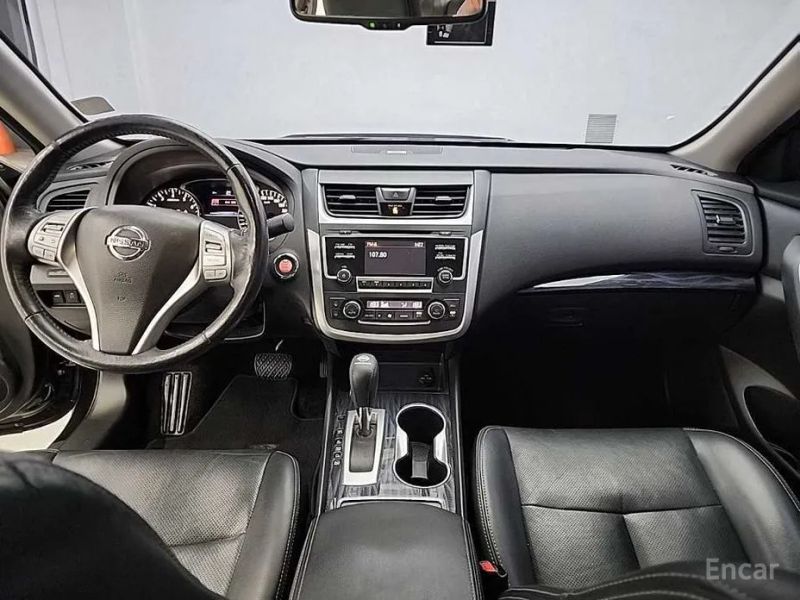 Nissan altima