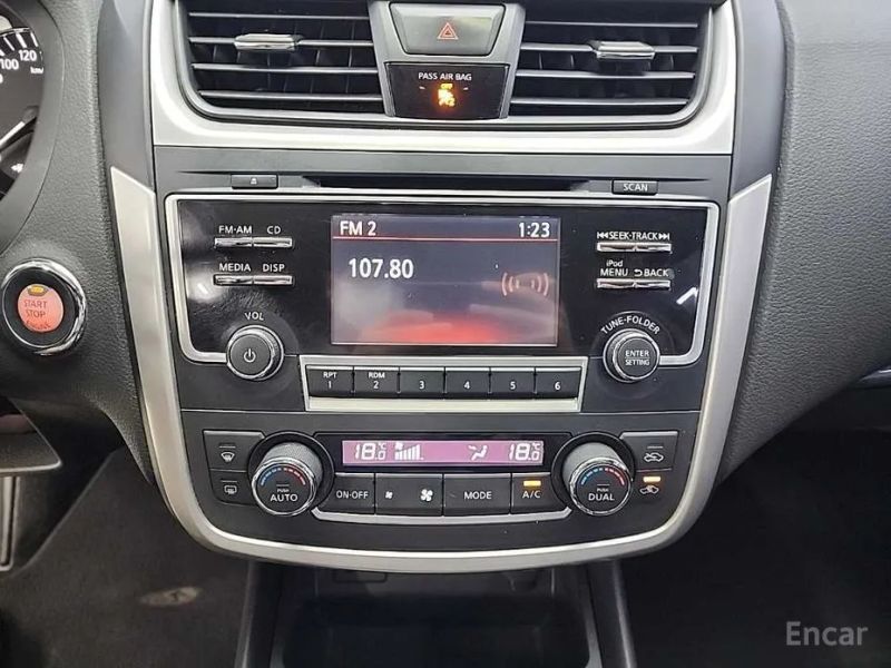 Nissan altima