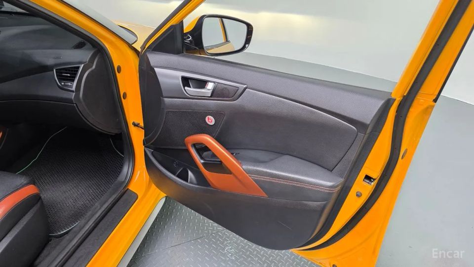 Hyundai Veloster
