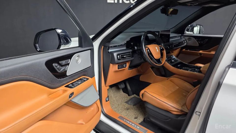 Lincoln Aviator