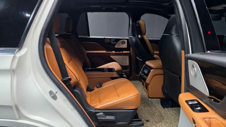 Lincoln Aviator