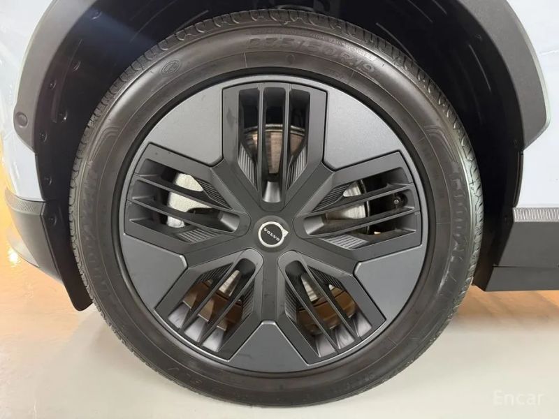 Volvo EX30