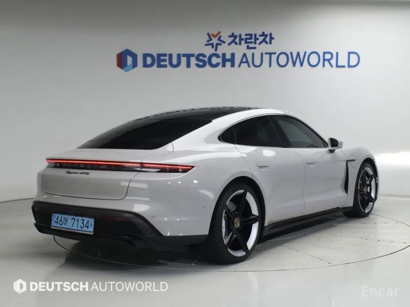 Porsche Taycan