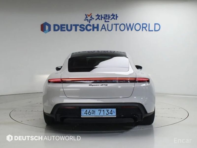 Porsche Taycan