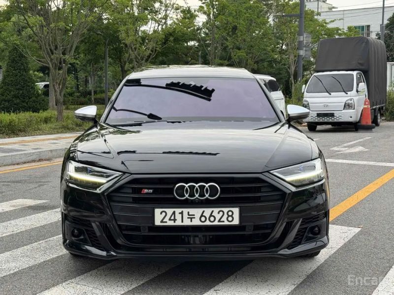 Audi S8
