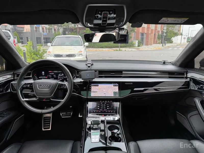 Audi S8