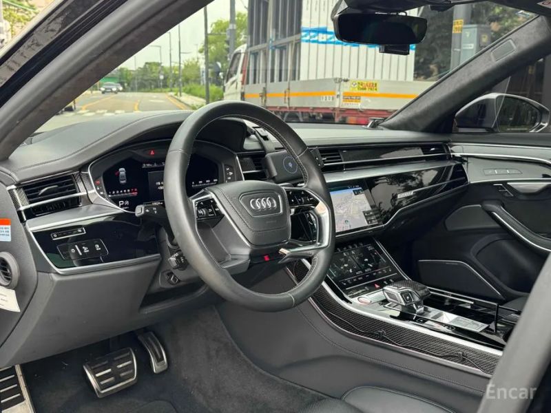 Audi S8