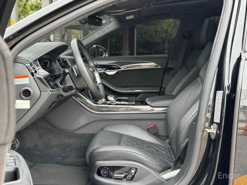 Audi S8