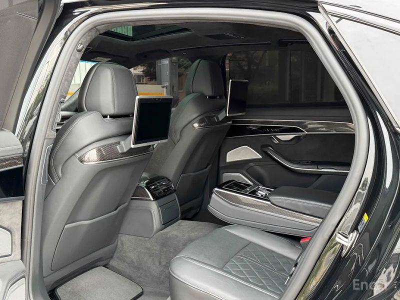 Audi S8