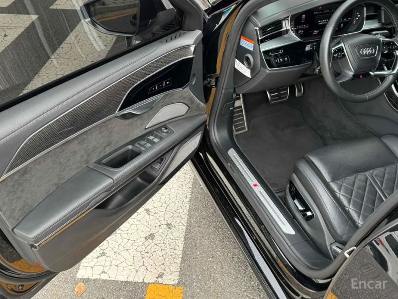 Audi S8